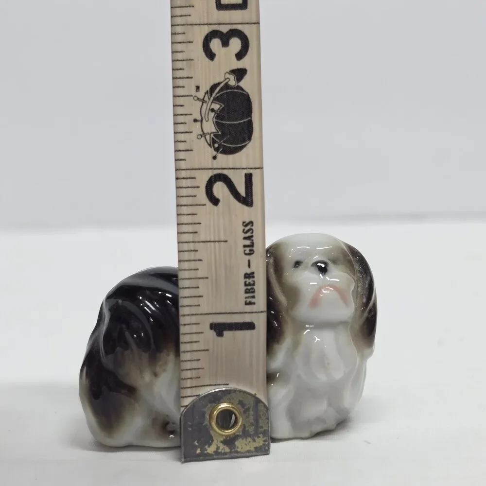 Vintage pekinese dog